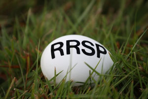 Invest early in your RRSP to optimize your retirement plan.